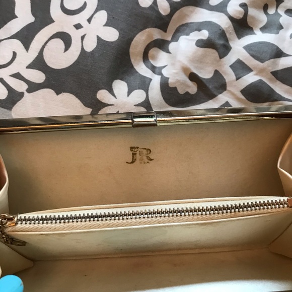 😀 $30/3 1950s vintage faux pearl clutch - Picture 3 of 4